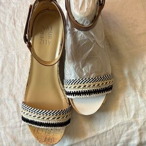 Naturalizer Women's Black and Cream Sandals NEW